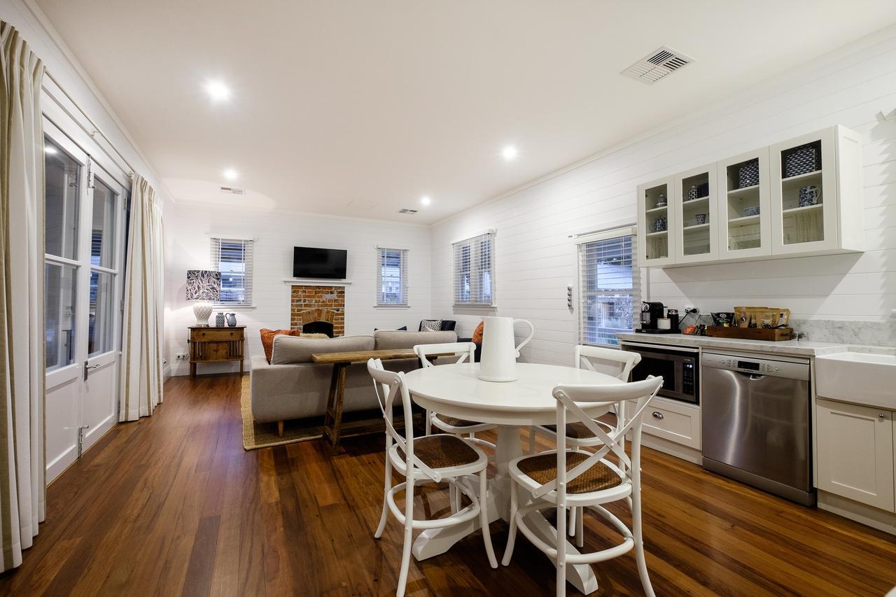 Hotel Goonoo Goonoo Station Tamworth Exterior foto The kitchen and living room of a typical apartment